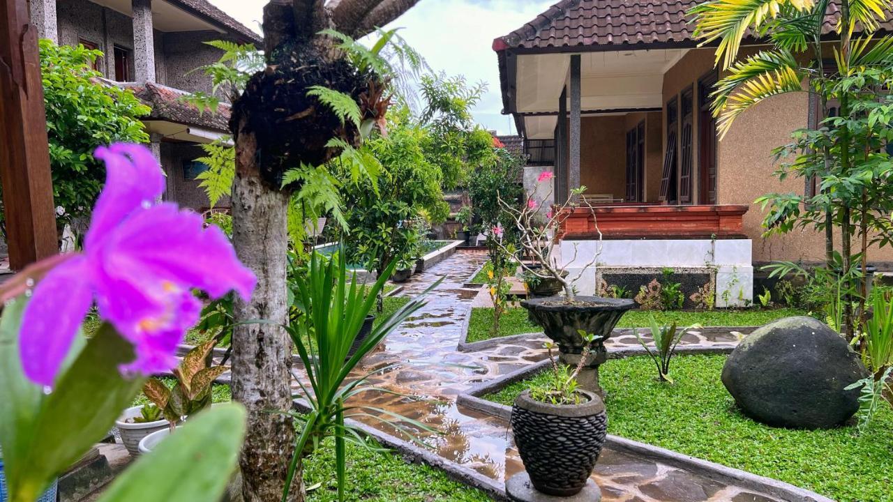 Gusti Home Stay Ubud Exteriör bild