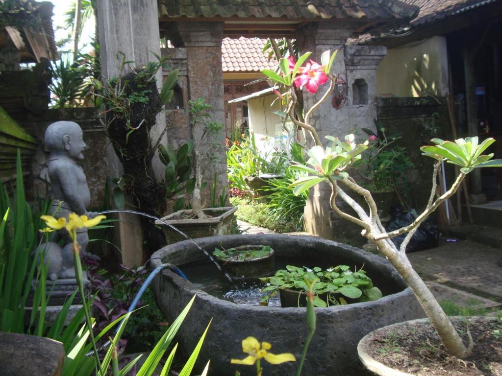 Gusti Home Stay Ubud Exteriör bild